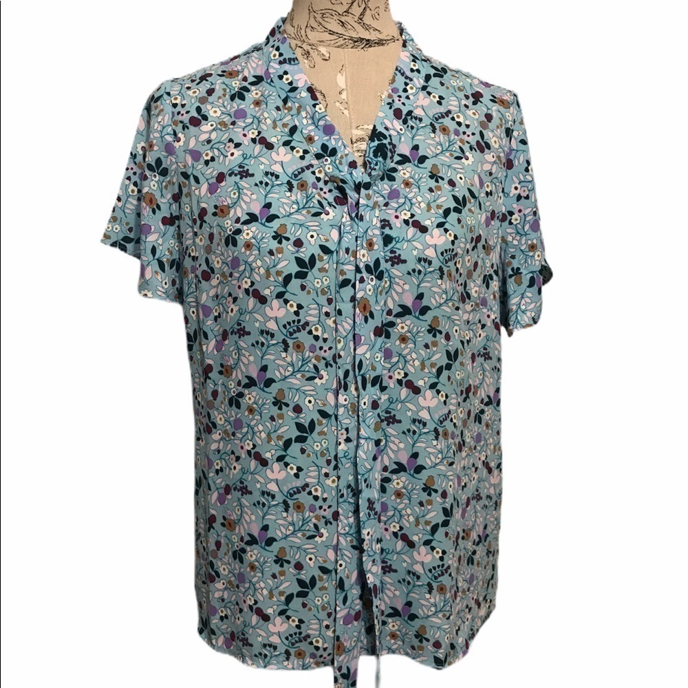 *🆕 Talbots Blue Flower Top L